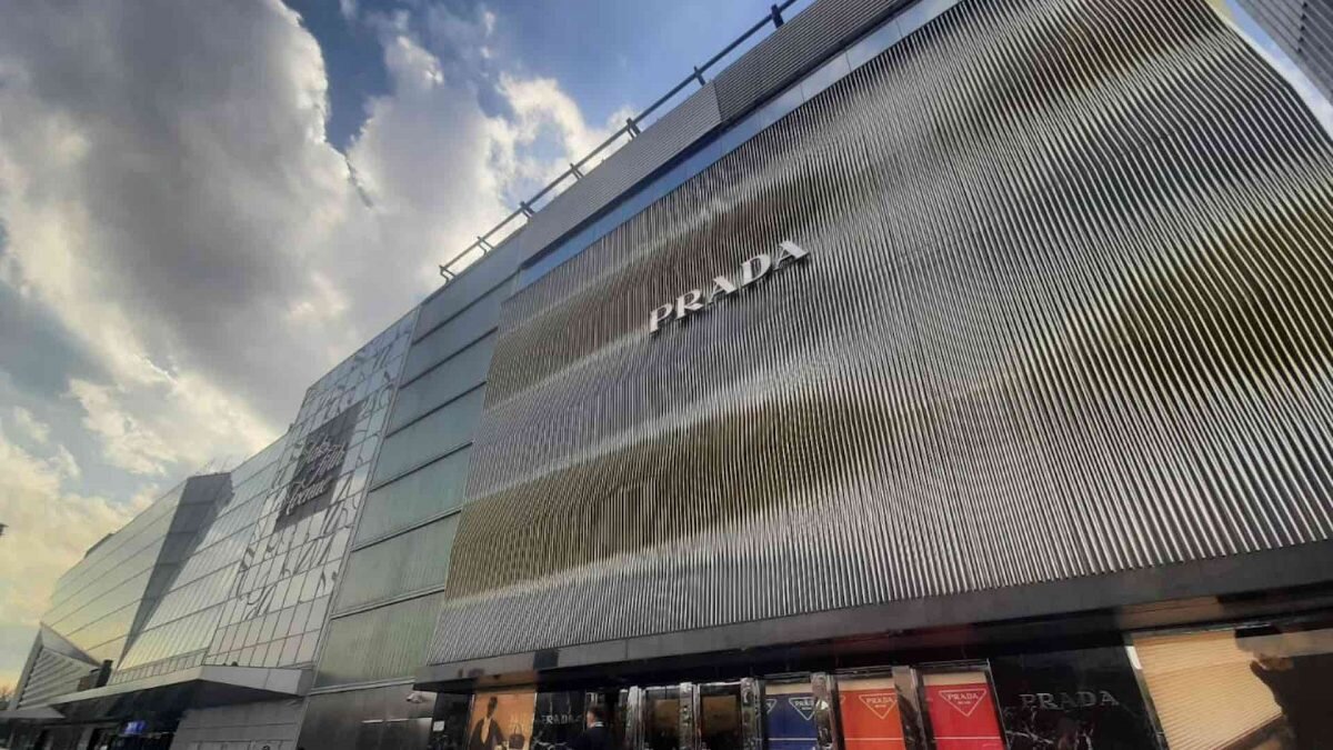 Торговый центр Esentai Mall в Алматы продают за 22 миллиарда тенге |  Bizmedia.kz | Дзен