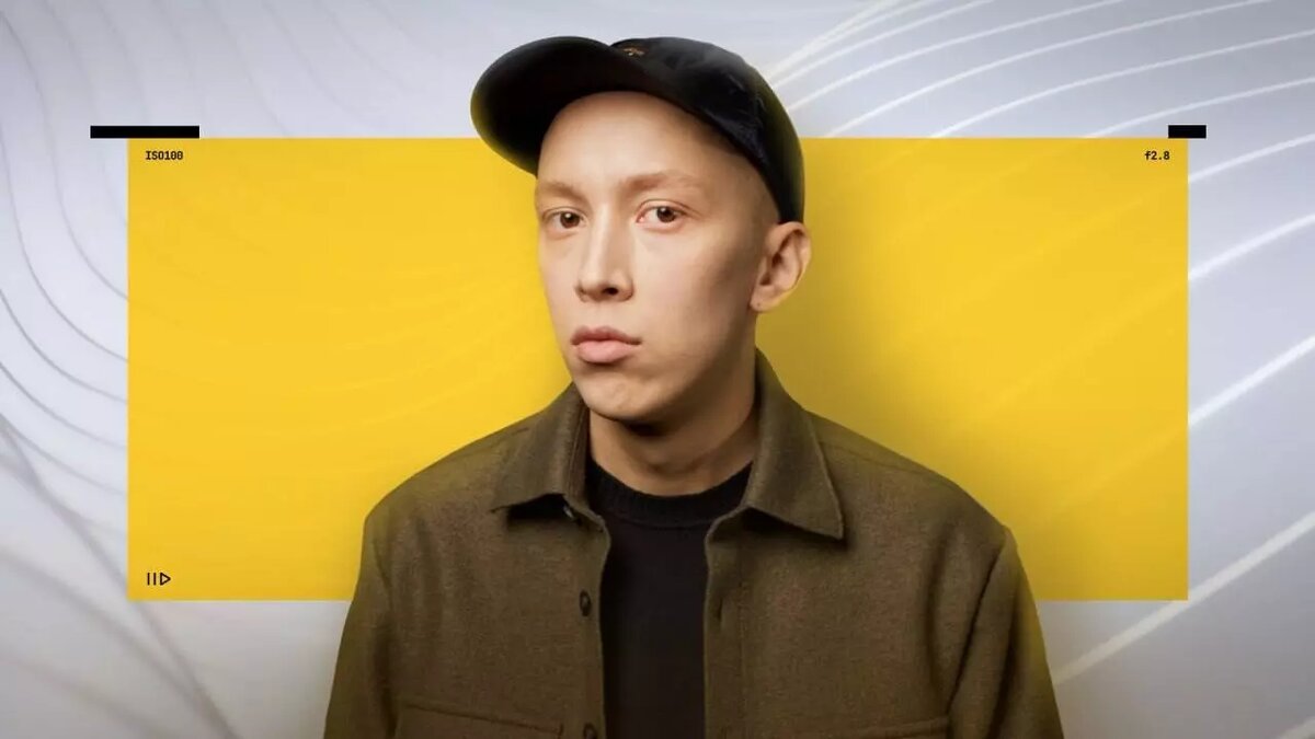     Тюменец Лев Зулькарнаев, исполнивший роль «Зимы» в сериале «Слово пацана» (18+), сообщил о том, что в сети Интернет слили его личный номер телефона. По словам актера, после выхода сериала и свалившейся популярности, звонки от фанатов раздаются каждые десять минут.