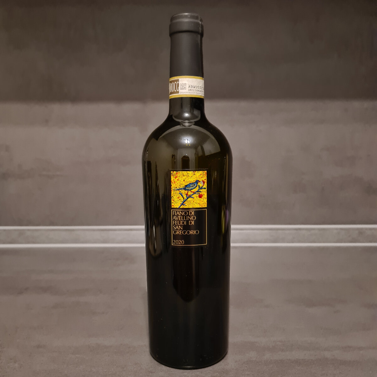 Белое сухое вино из сорта винограда Фиано "Fiano di Avellino" от "Feudi di San Gregorio" из Италии, 2020