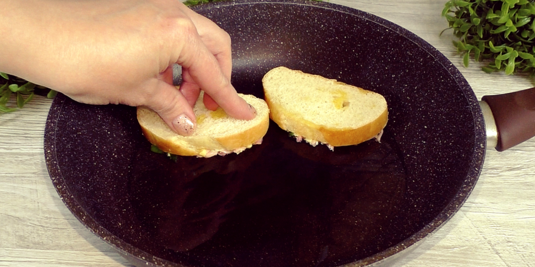 Горячие бутерброды на сковороде: Быстро, легко и вкусно