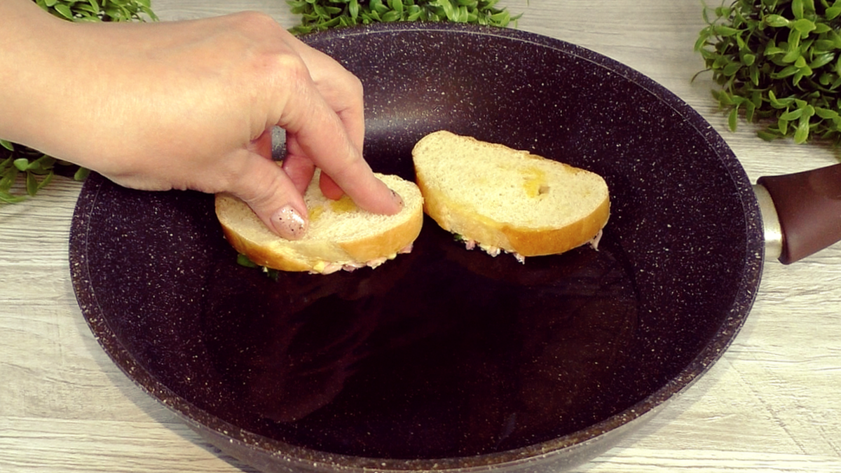 Горячие бутерброды на сковороде: Быстро, легко и вкусно | Красилова Наталья  / Food | Дзен