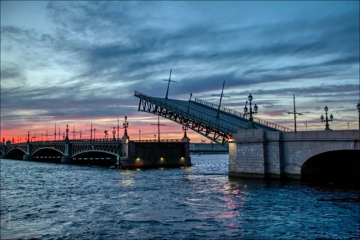 Троицком мосту