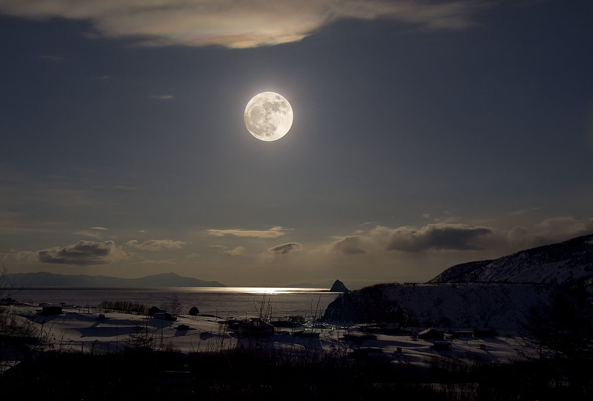 Восход луны в марте. Полнолуние Кольский полуостров. Лунный пейзаж. Вечерняя Луна. Пейзаж с луной.