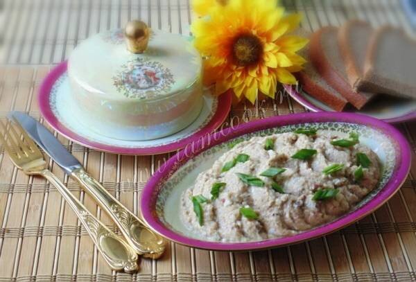 Форшмак - блюдо еврейской кухни и означает в переводе "предвкушение". То есть, в полном смысле слова "перед вкушением" - перед основной едой.