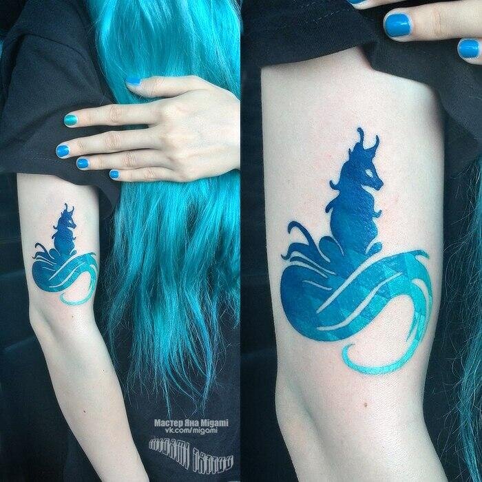 Значения цвета тату. Нежные татуировки. Значения цвета тату. Лотос тату маленькая цветная. Подобранные тату.