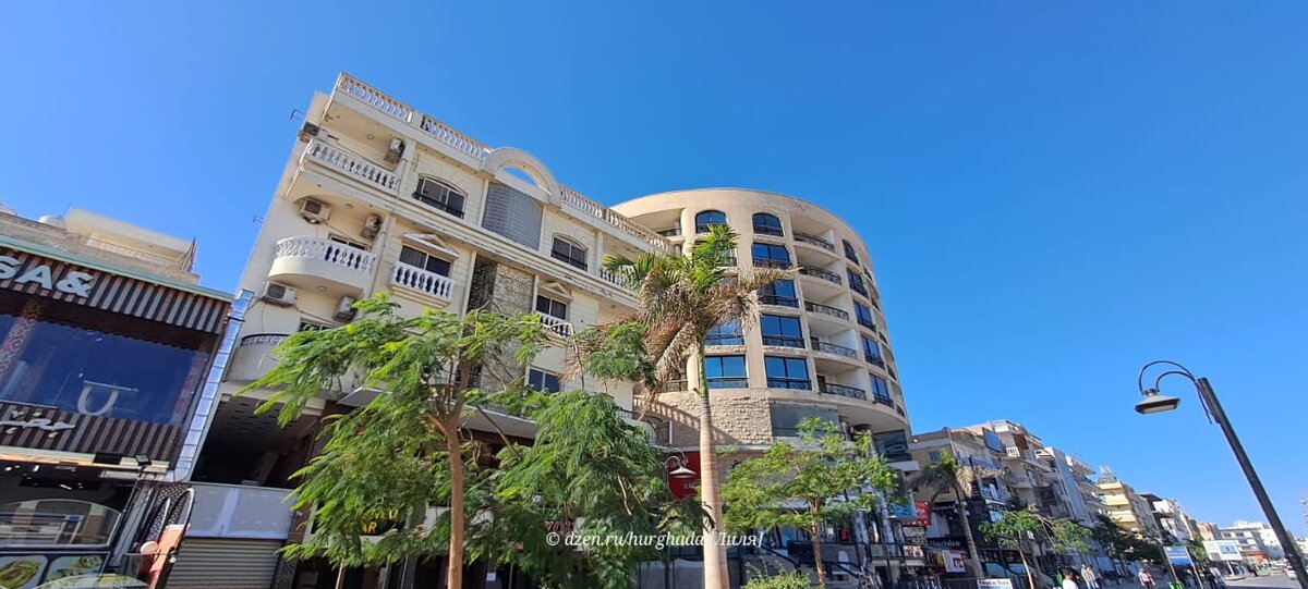 Фото для статьи на Дзен. Продолжение рассказа "Под жарким солнцем Египта" о том, как сын хозяина отеля встретил красавицу из России - Софию, и...