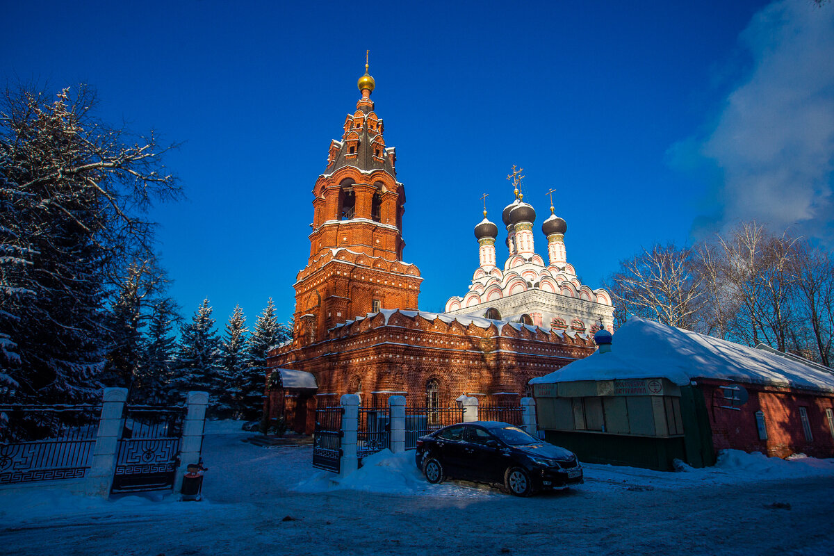 Храм Спаса Нерукотворного Образа на Сетуни в бывшем селе Манухино-Спасское (Спас на Сетуни, Спас-Сетунь). Москва. Фото автора статьи 