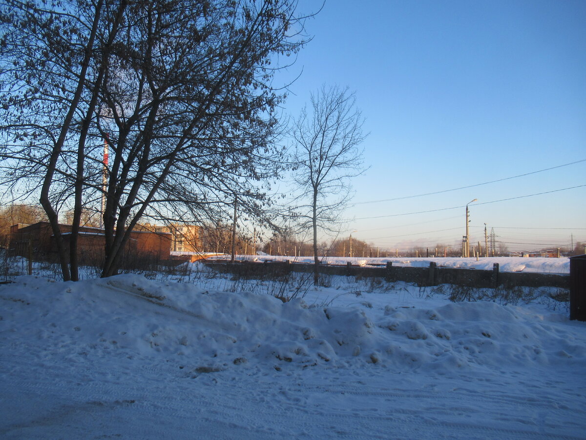 Чем ниже человек душой тем выше. Мемы про светофор. Ничем дела. Ничего идут дела. Цитаты про жажду жизни.