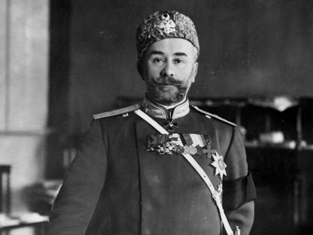 Влади́мир Фёдорович фон дер Ла́униц  (1855 — 1907 гг.) — генерал-майор, тамбовский губернатор (1902—1905), санкт-петербургский градоначальник (1905—1906). Убит террористом.