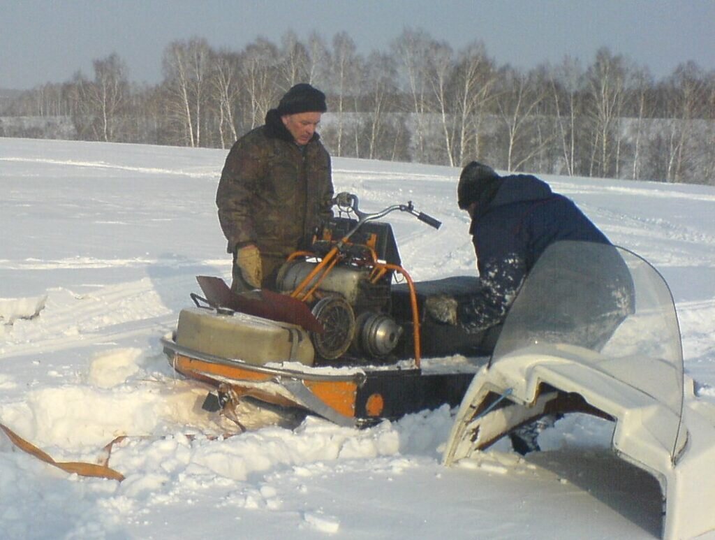 Самодельный снегоход из бензопилы Урал.