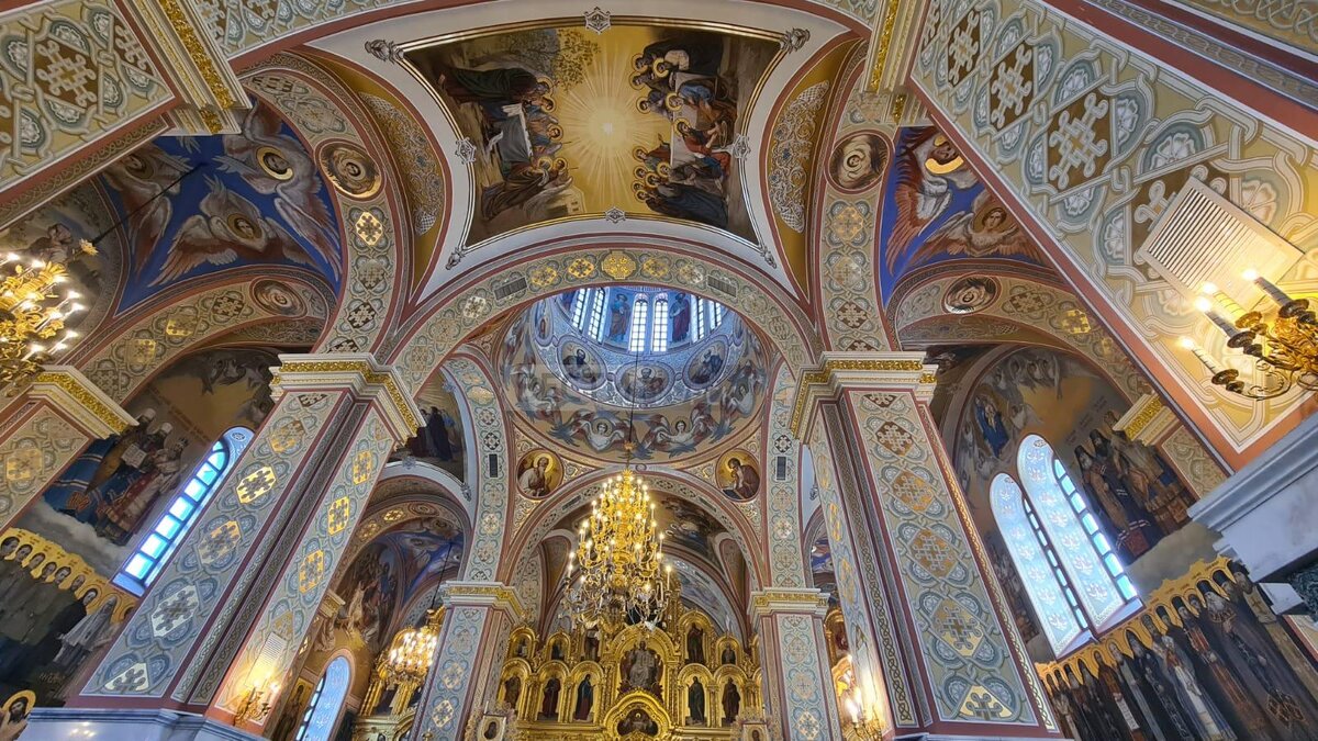    Завершена роспись собора Рождества Пресвятой Богородицы в Коренной пустыни