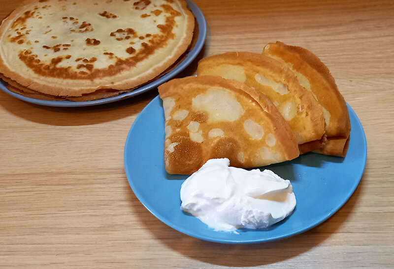 Тонкие блины на воде и молоке