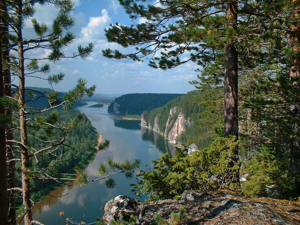 Вишера. Писаный камень. Снято первой цифровой мыльницей. 2 мегапикселя был предел.
