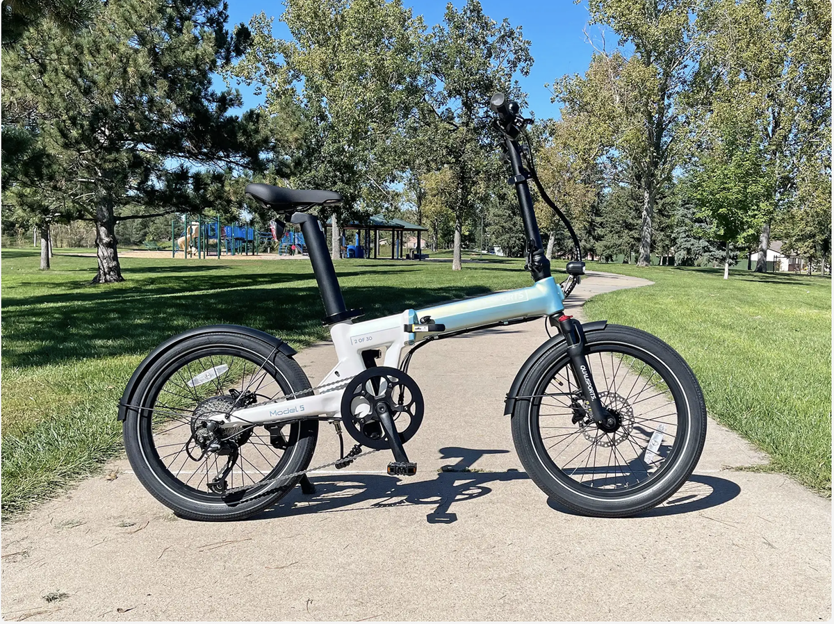 Электровелосипед фэтбайк minako f10. Электровелосипед видео обзор. : e-bike "stels 590"электровелосипед. Электровелосипед видео обзор. Электровелосипед фэтбайк okkervil ок-14708е.