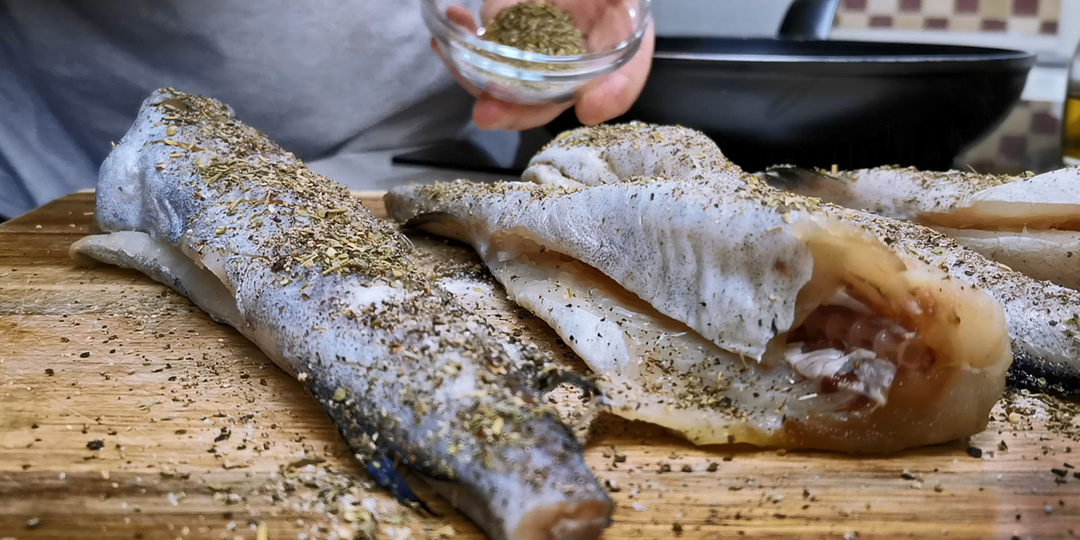 Самая дешевая рыба, а вкусная и сочная как дорогая. Потрясающий минтай за 15 минут без жарки и варки