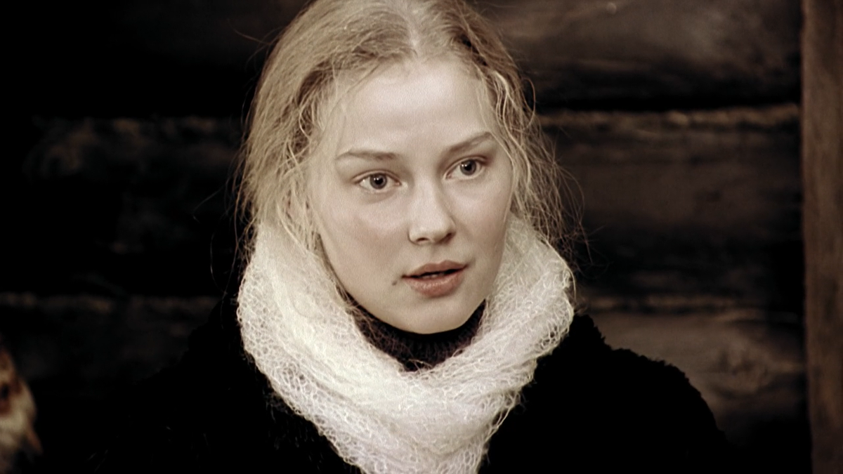 Кадр из кинофильма "Благословите женщину", 2003 г., режиссер Станислав Говорухин, сценарист Владимир Валуцкий, композитор Евгений Дога (скриншот)  