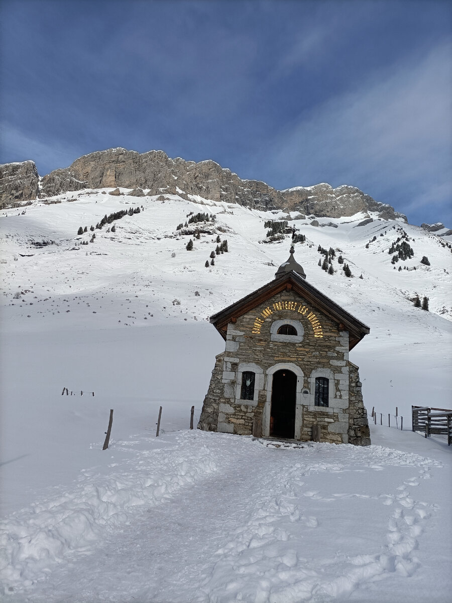 Le Col des Aravis. La Haute Savoie. France. Фото автора 