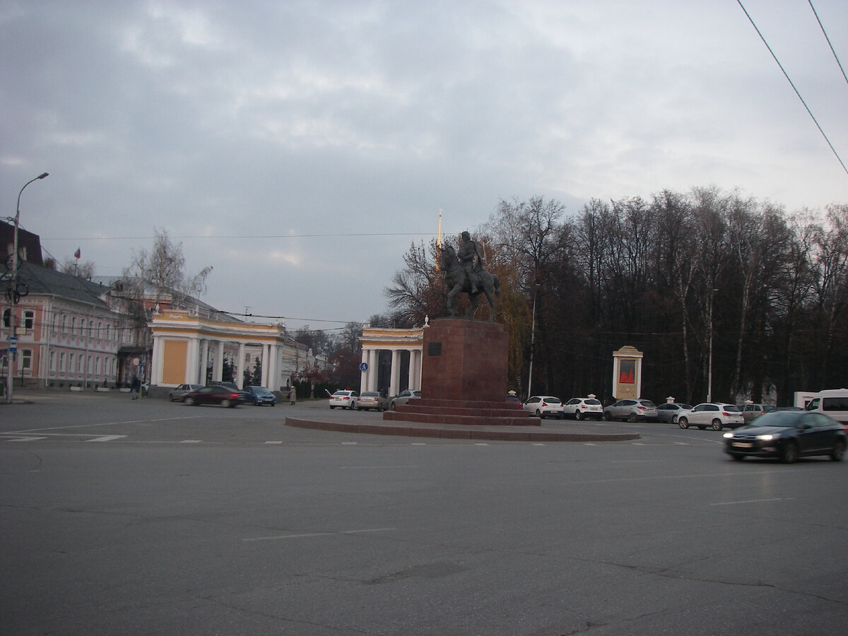 Памятник Олегу Рязанскому