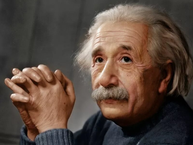 Альбе́рт Эйнште́йн — физик-теоретик и общественный деятель-гуманист, один из основателей современной теоретической физики.