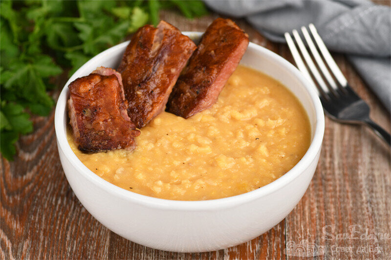 Каша горошница. Суп из гороха. Гороховая каша. Как вкусно приготовить гороховый. Сырный суп с горохом.