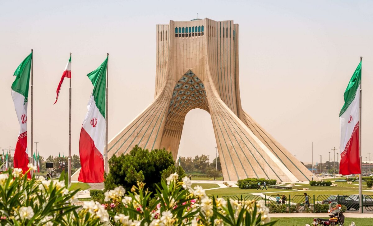 Тегеран. Башня Азади. Фото из открытых источников