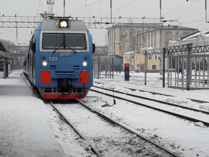 Восемь столбов соединены