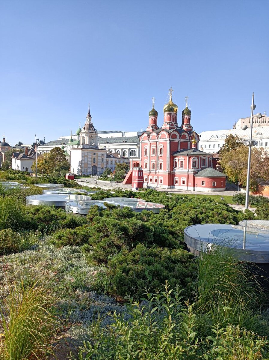 Парк Зарядье у Московского кремля, 2023 год