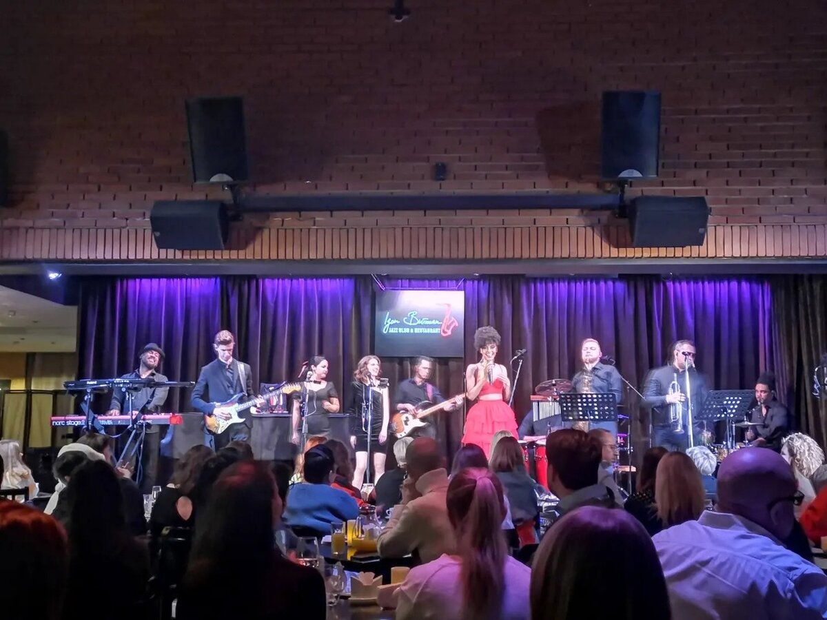 Отпуск зимой. Зимой в шортах. Зима жара. Шашлык зимой прикол. Тепло или холодно.