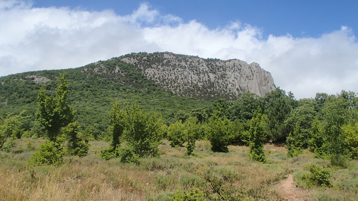 Гора Парагильмен и тропа к нему