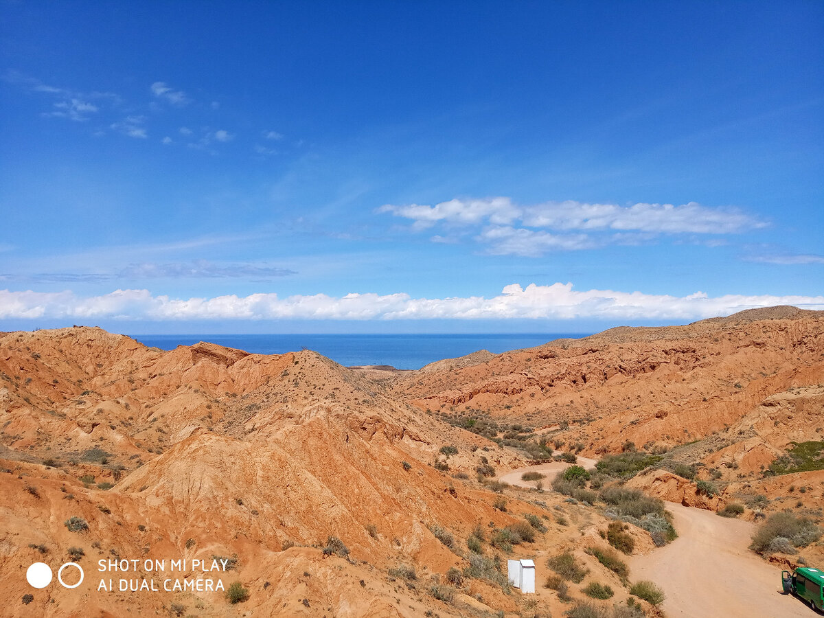Вид с южного берега, местность каньоны "сказка"