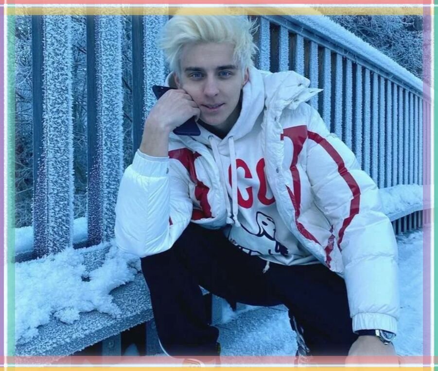 Блогер Влад А4