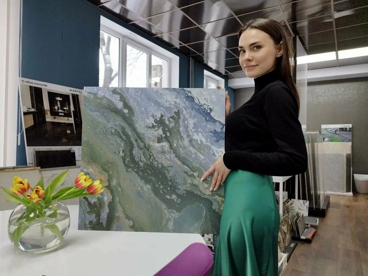 Выбор материалов в салоне плитки 