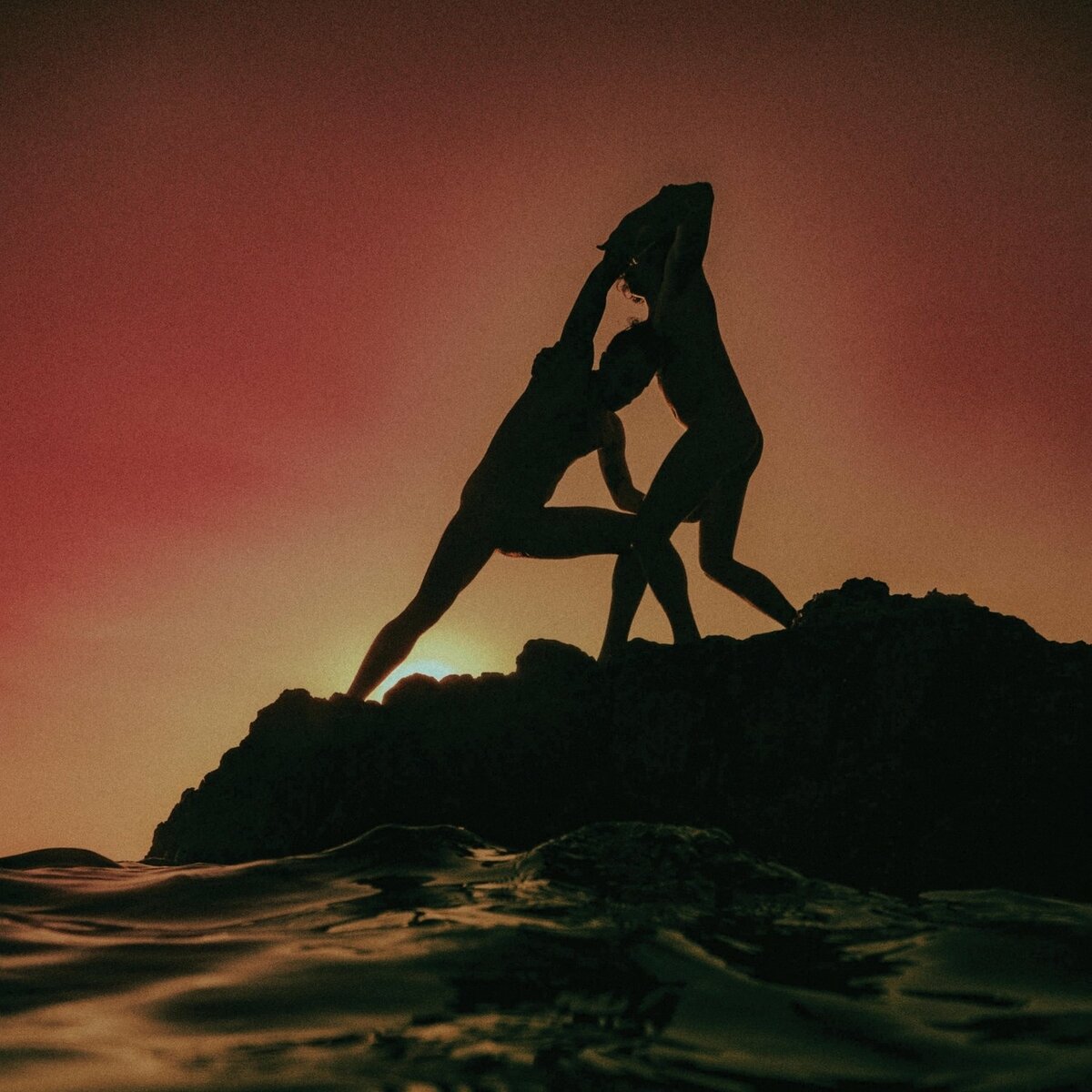 The Steams 2022 "Mild Conquest". Обложку придумали Панос Димитропулос и Андреас Коковикас, фотография Себастьяна Занеллы.