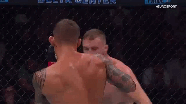 Июль 2023, Джастин Гейджи убирает Дастина Порье гангстерским нокаутом 