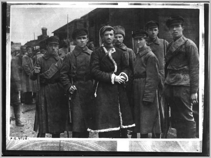 так называемые военные - "петлюровцы".  фото: картинки яндекса.
