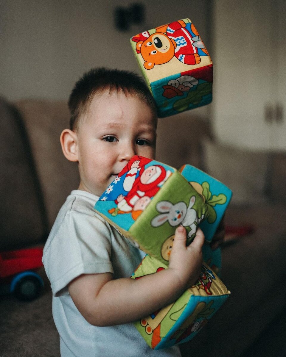 Пусть день наполнится теплом. Пусть каждый твой день будет наполнен счастьем. Доброе утро тепла и радости в ваш дом. Весенние пожелания на прозрачном фоне. Пожелания тепла и радости.