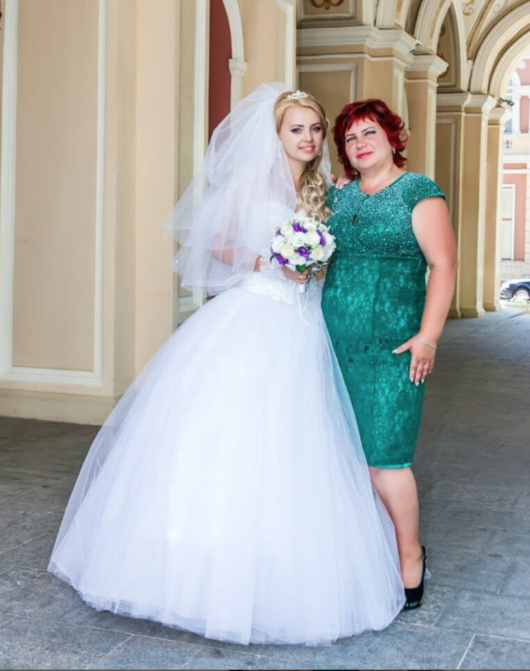 платье подружки невесты. невеста в сиреневом стиле. какой цвет платья на свадьбу. какой цвет платья на свадьбу. подружки невесты.