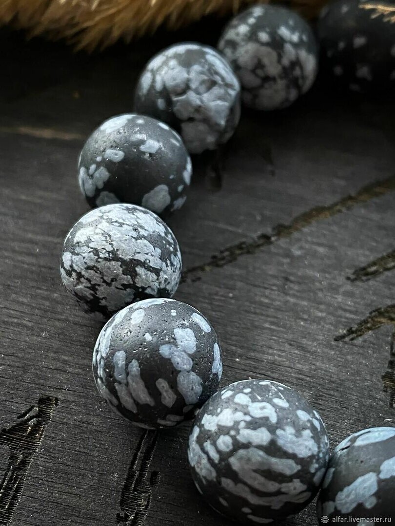 Обсидиан. Фото из открытых источников