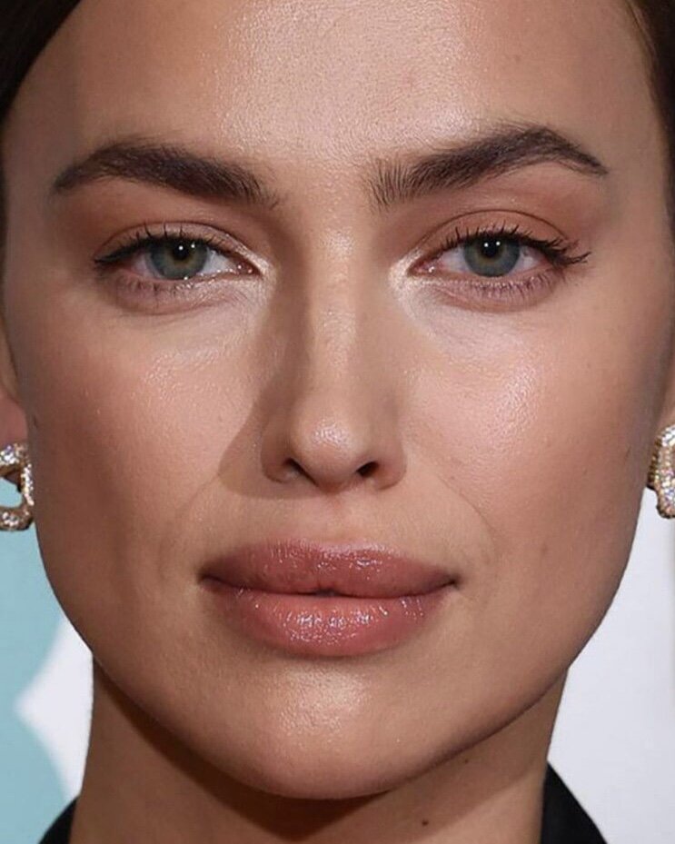 Атрибуты лица. Атрибуты лица. Маска карнавальная женская на палочке. Маски венецианские карнавальные. Маски символ театра.