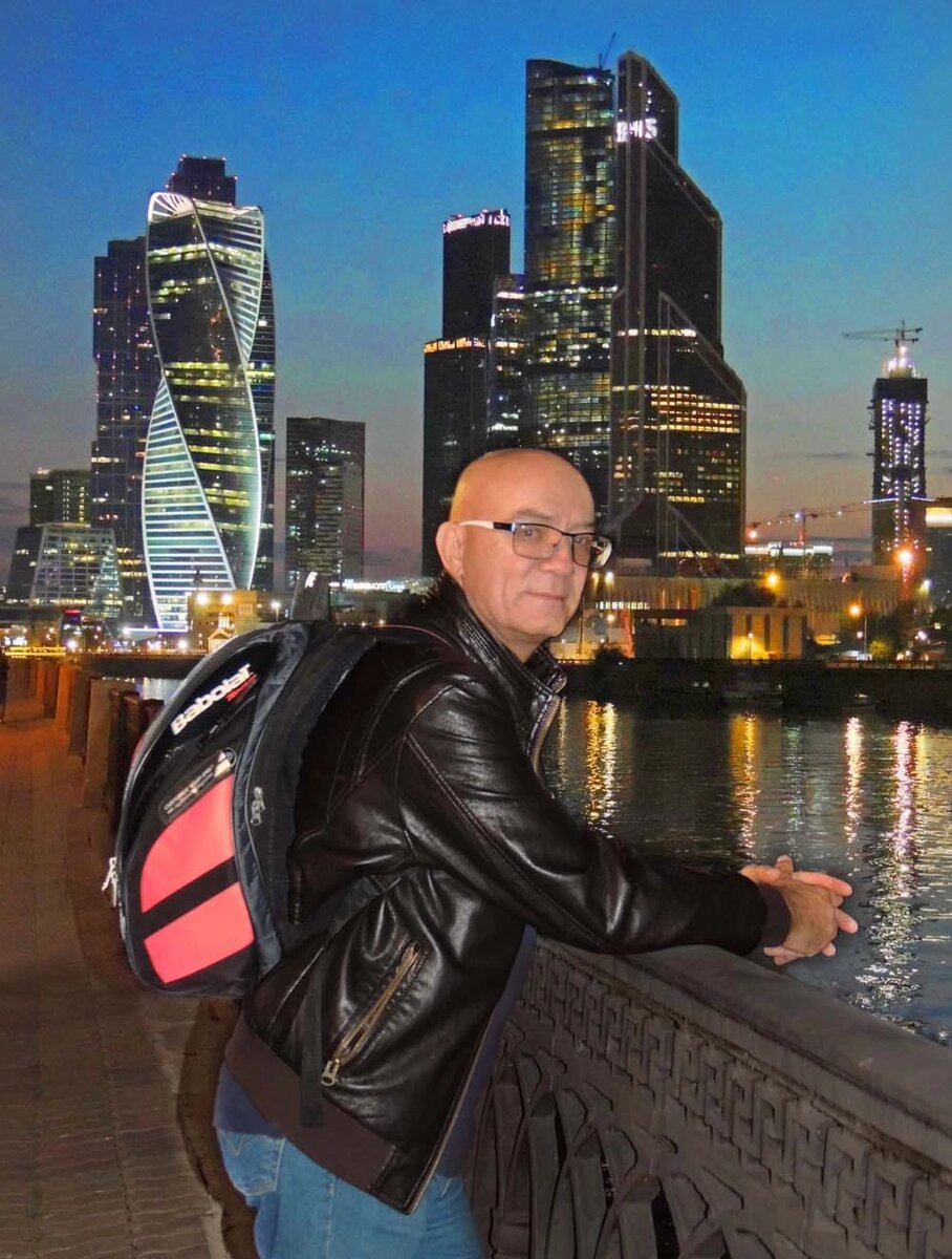 Разживин Игорь Владимирович. Родился 4 марта 1958 году, город Люберцы, московская область.              ( фото из интернета) 