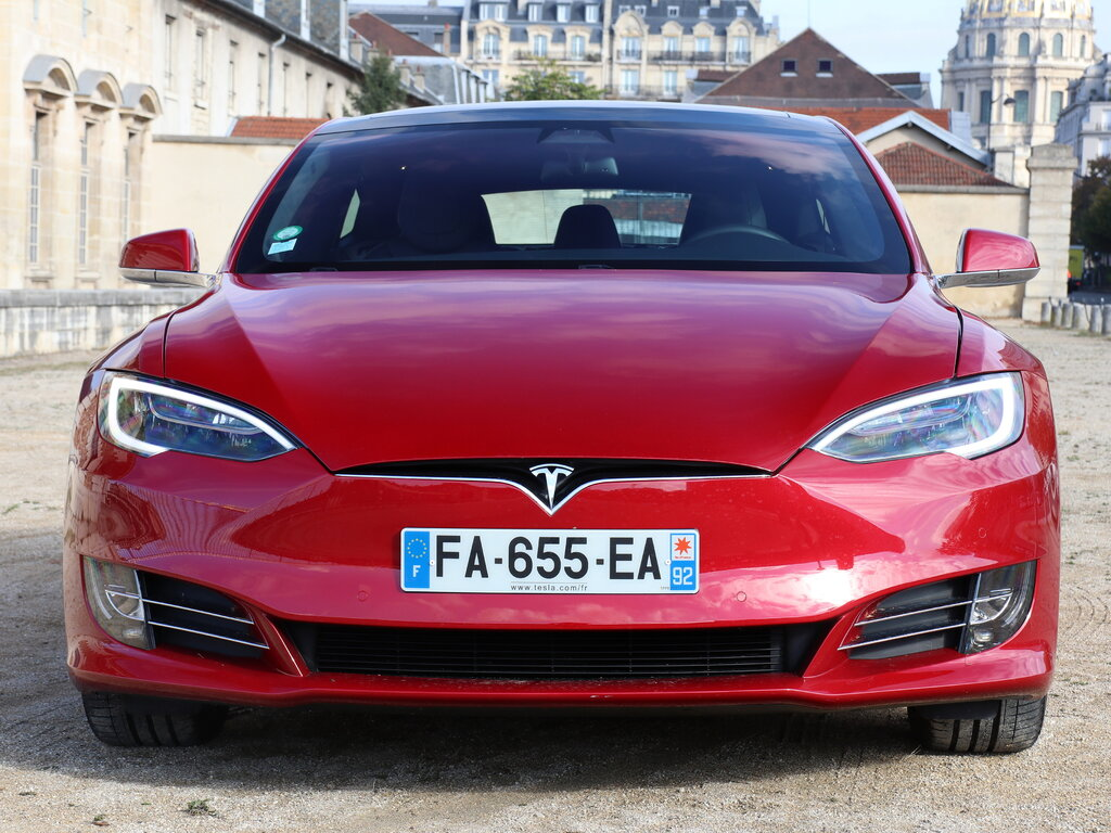 Стоит ли Tesla Model S своих денег? Вся правда о реальном запасе хода и  разгоне до сотни | Честные и независимые обзоры автомобилей | Дзен