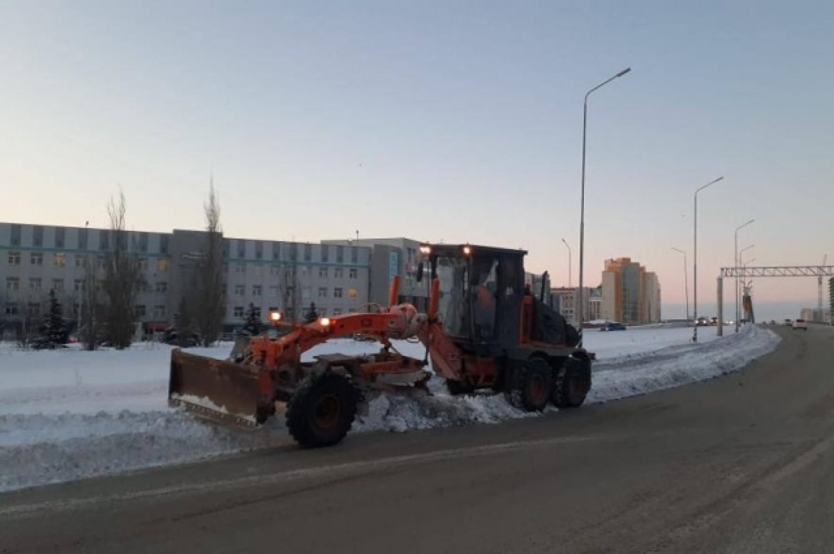    За новогодние праздники омские дорожники вывезли 44,6 тыс. кубометров снега