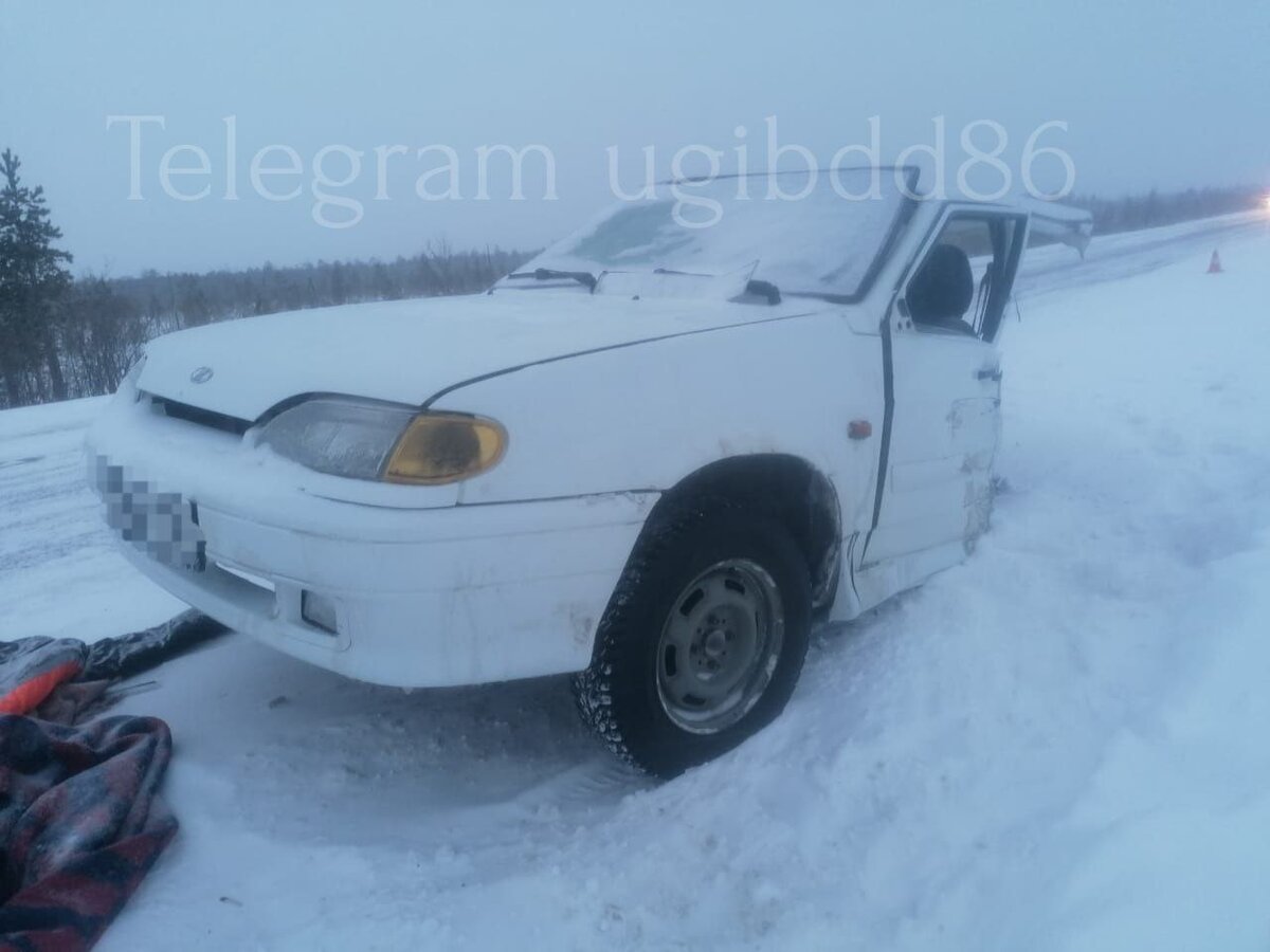    В результате автоаварии в Сургутском районе машину разорвало напополам