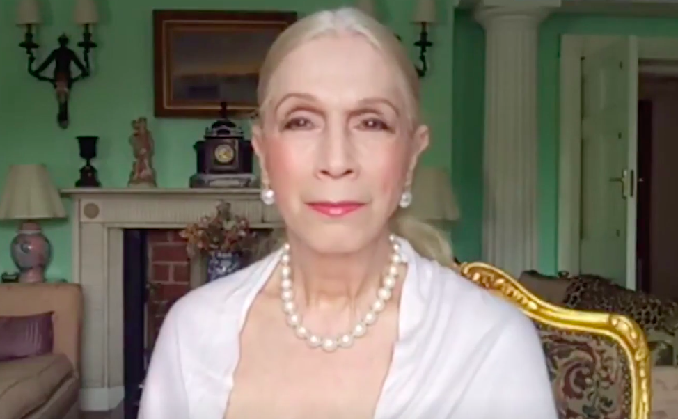 Испортила ей день рождения