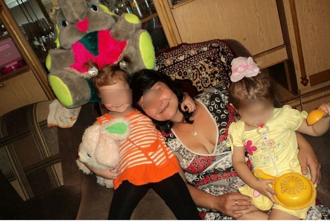 Предположительно, мама сама заблуждалась в том, что ее дочь избили