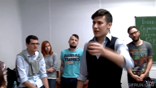 Я обожаю фрагменты, где баттл-рэперы кричат на ухо