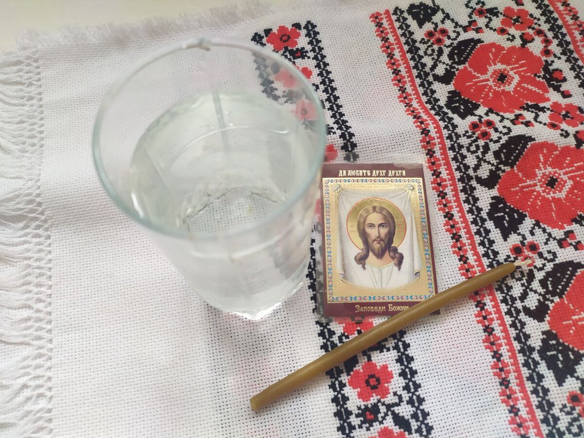 Крещенская вода - настоящая реликвия для верующих