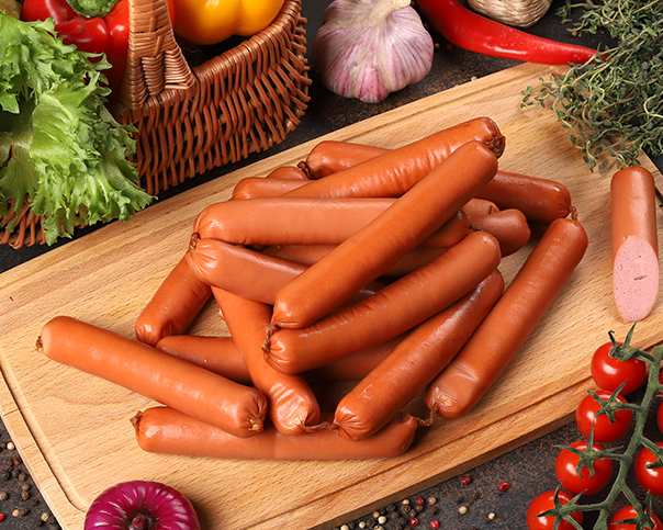 Нутрициолог рассказала, кому вредны сосиски