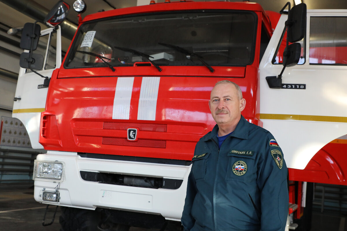 Начальник пожарно-спасательной части № 57 Евгений Широких