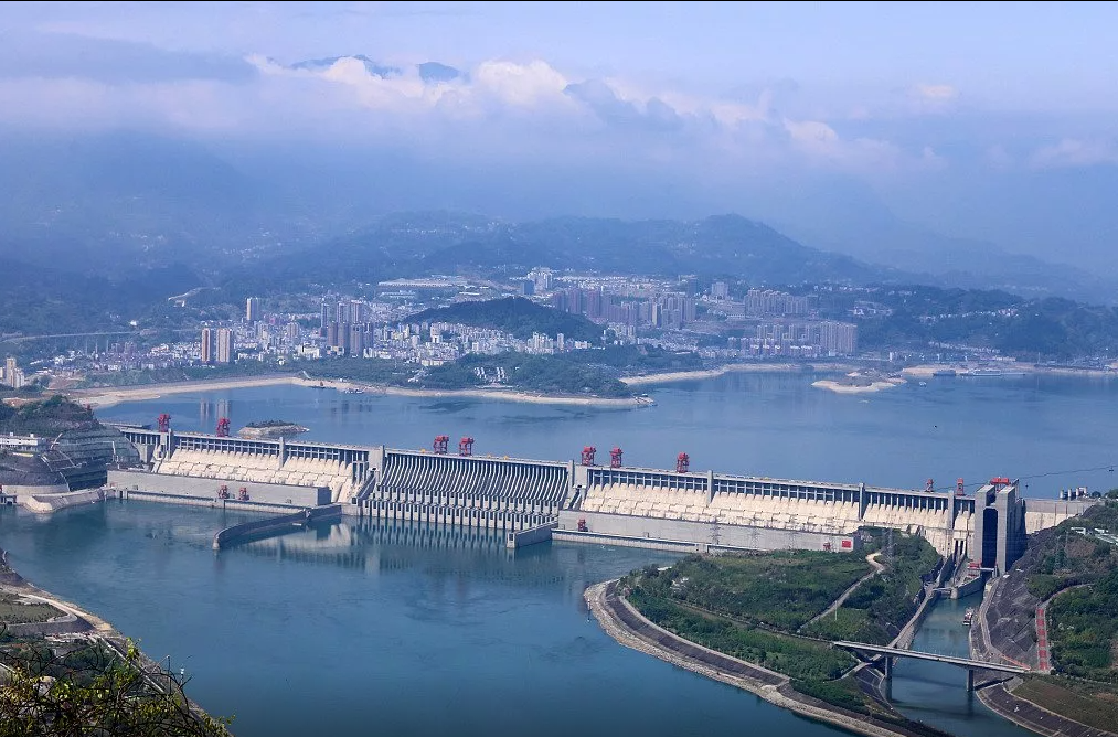 Китайская дамба. Три ущелья ГЭС Янцзы. Плотина на Янцзы. Санься ГЭС Китай. ГЭС «три ущелья» («Санься»).